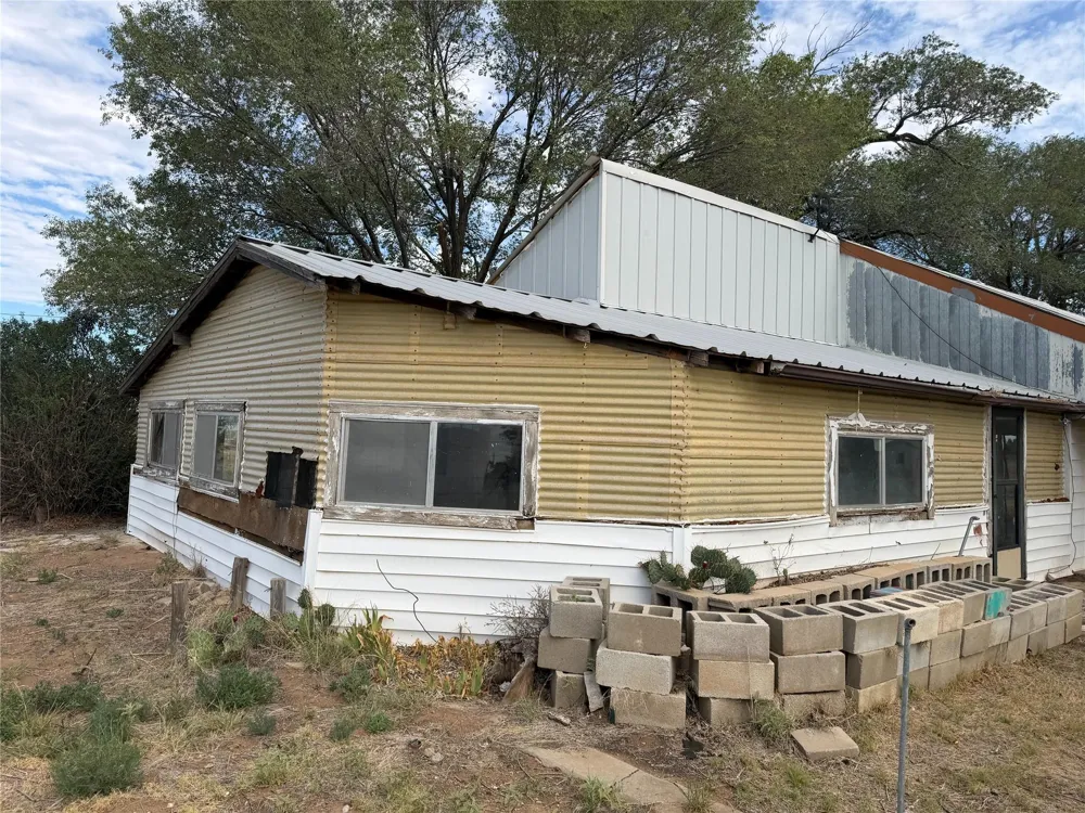 306 Denver Avenue Channing, TX 79022
