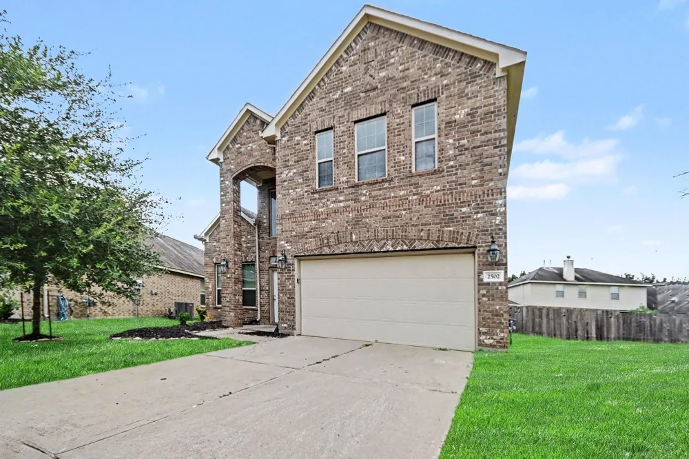 2502 Flowing Palm Lane Fresno, TX 77545