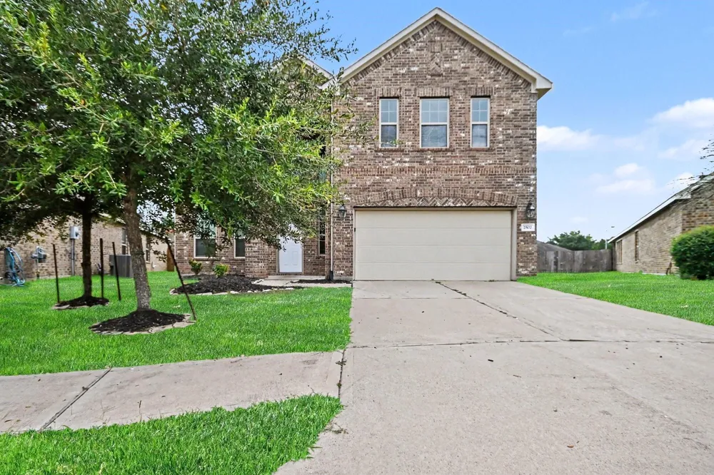 2502 Flowing Palm Lane Fresno, TX 77545