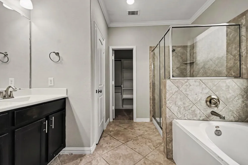 2502 Flowing Palm Lane Fresno, TX 77545