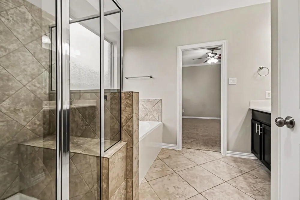 2502 Flowing Palm Lane Fresno, TX 77545