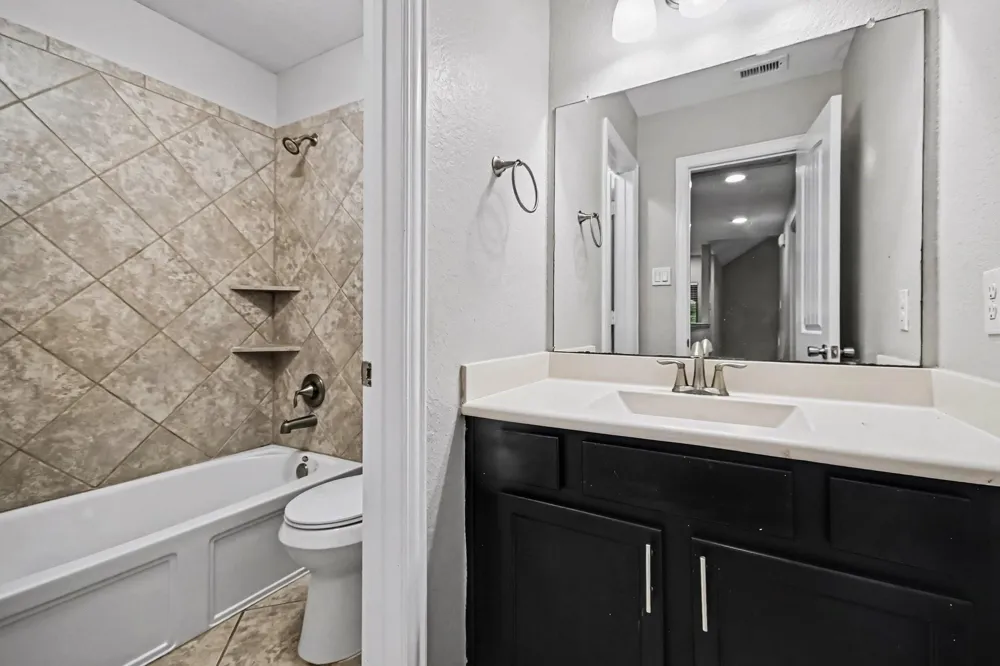 2502 Flowing Palm Lane Fresno, TX 77545