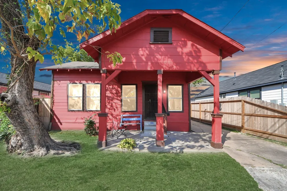 919 E 32nd Street Houston, TX 77022