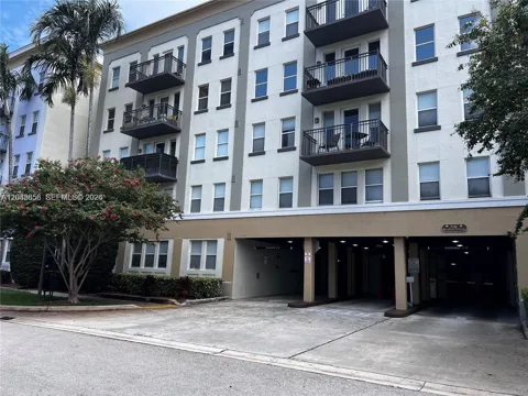 533 NE 3rd Ave #218
