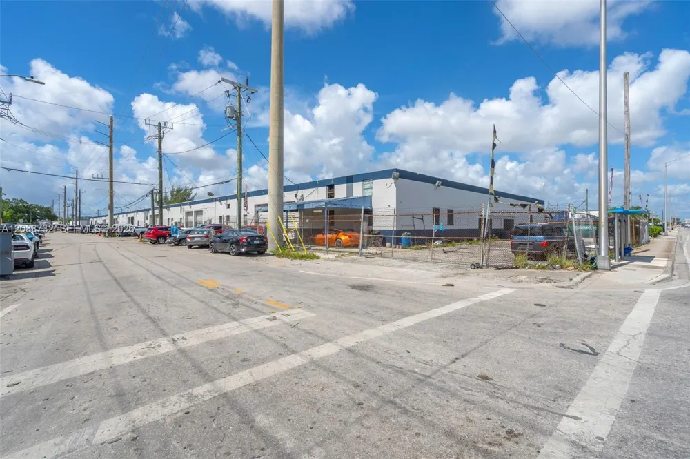 3500 NW 54th St #5308 Miami, FL 33142