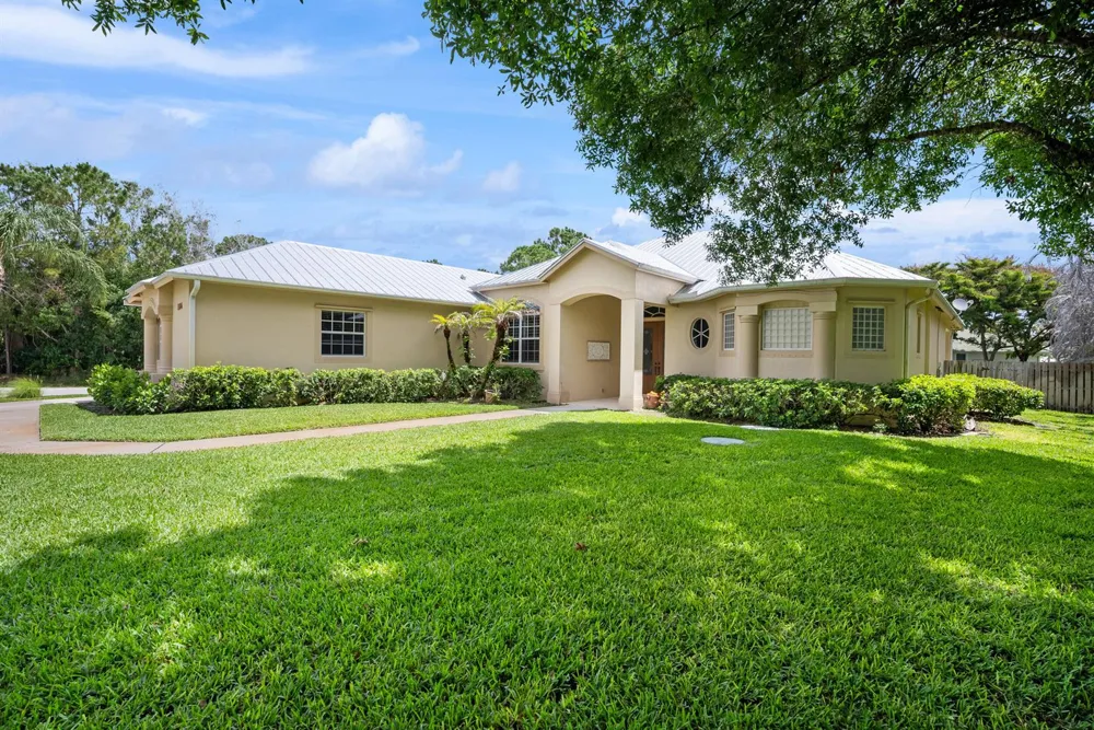 1106 SW THOREAU COURT Palm City, FL 34990
