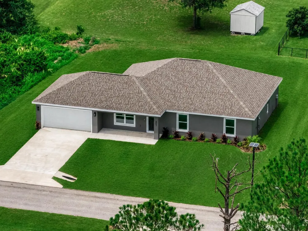 6952 DICKINSON DRIVE Sebring, FL 33872