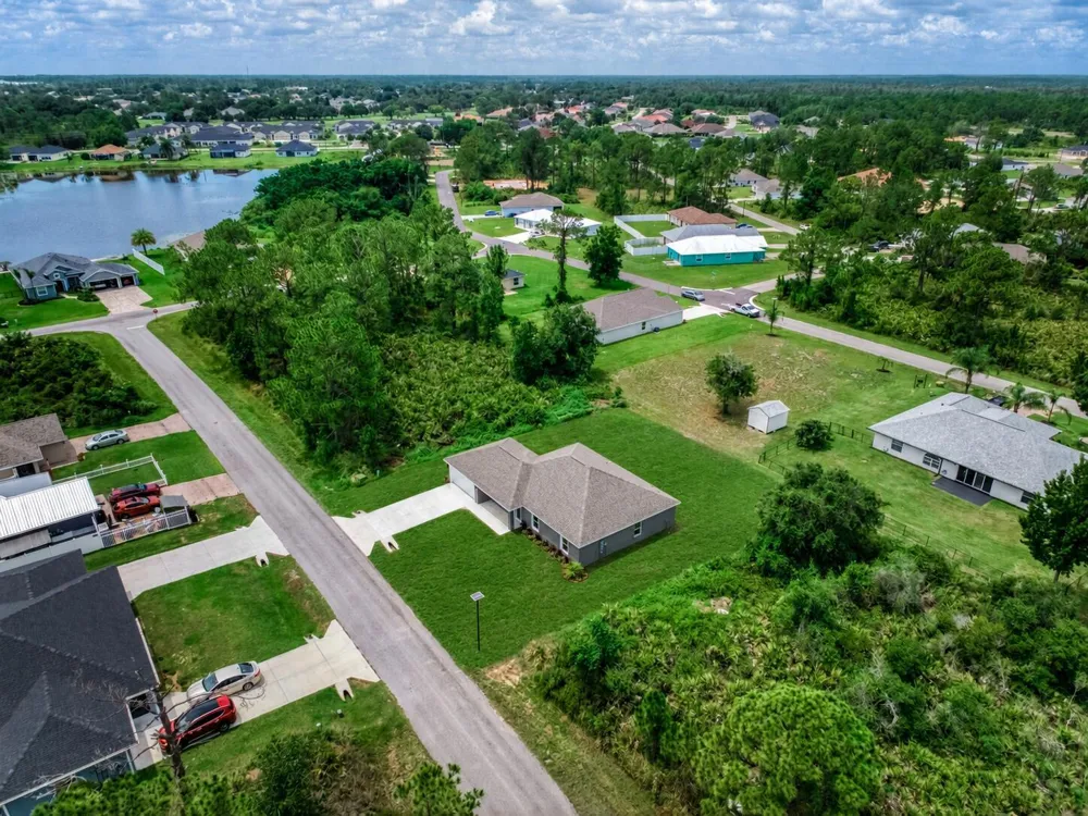6952 DICKINSON DRIVE Sebring, FL 33872