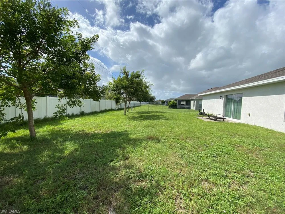 2821 NW 6th Place Cape Coral, FL 33993