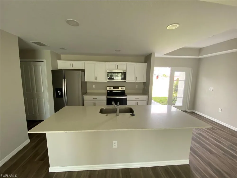 2821 NW 6th Place Cape Coral, FL 33993