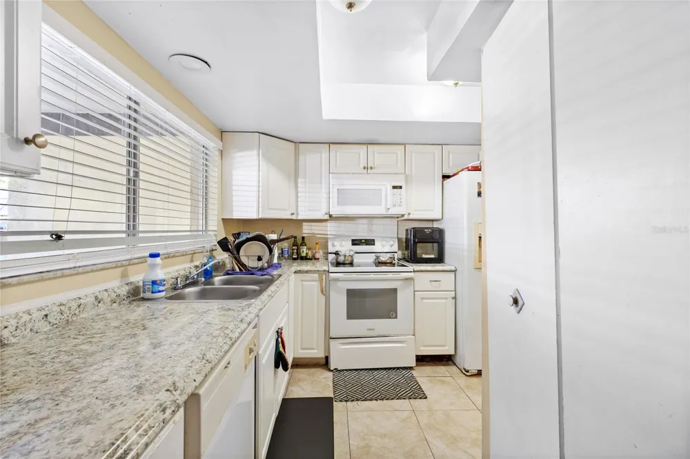 5431 BROOKSWOOD WAY #805 Orlando, FL 32808
