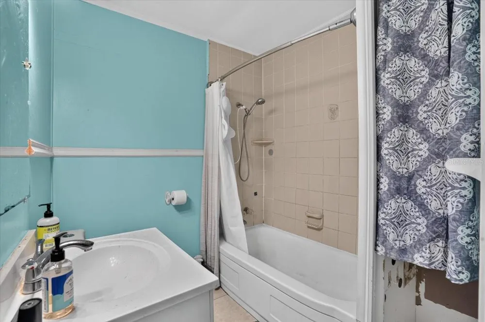 5025 72ND STREET St Petersburg, FL 33709