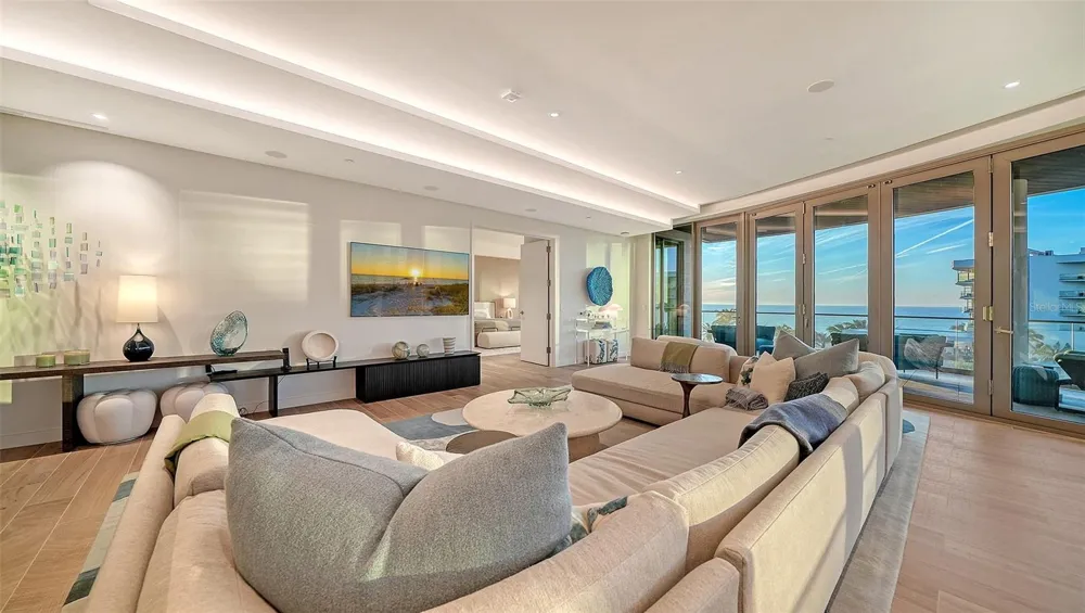 1561 GULF OF MEXICO DRIVE #404 Longboat Key, FL 34228