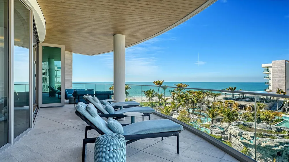 1561 GULF OF MEXICO DRIVE #404 Longboat Key, FL 34228