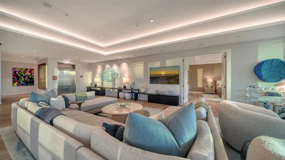 1561 GULF OF MEXICO DRIVE #404 Longboat Key, FL 34228