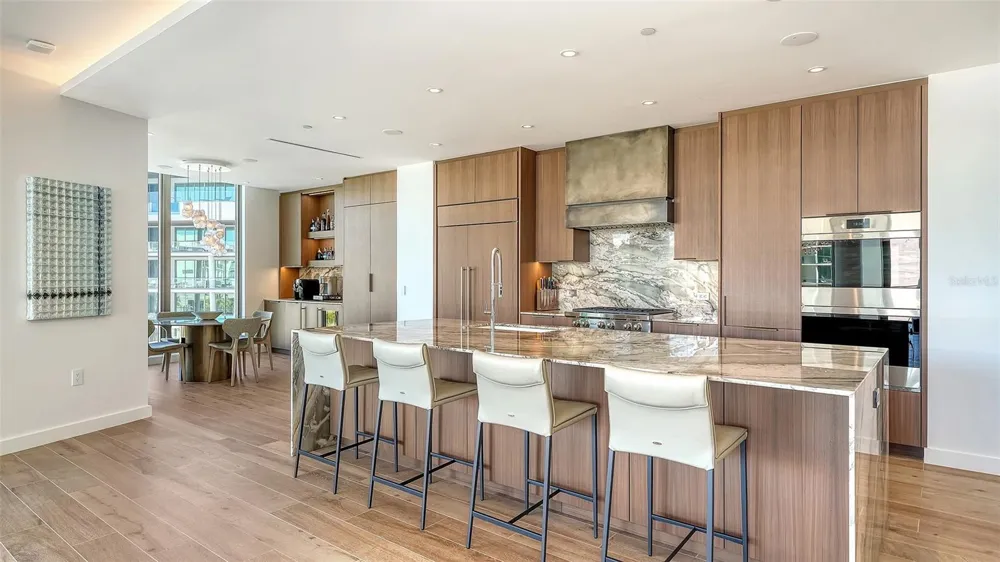 1561 GULF OF MEXICO DRIVE #404 Longboat Key, FL 34228