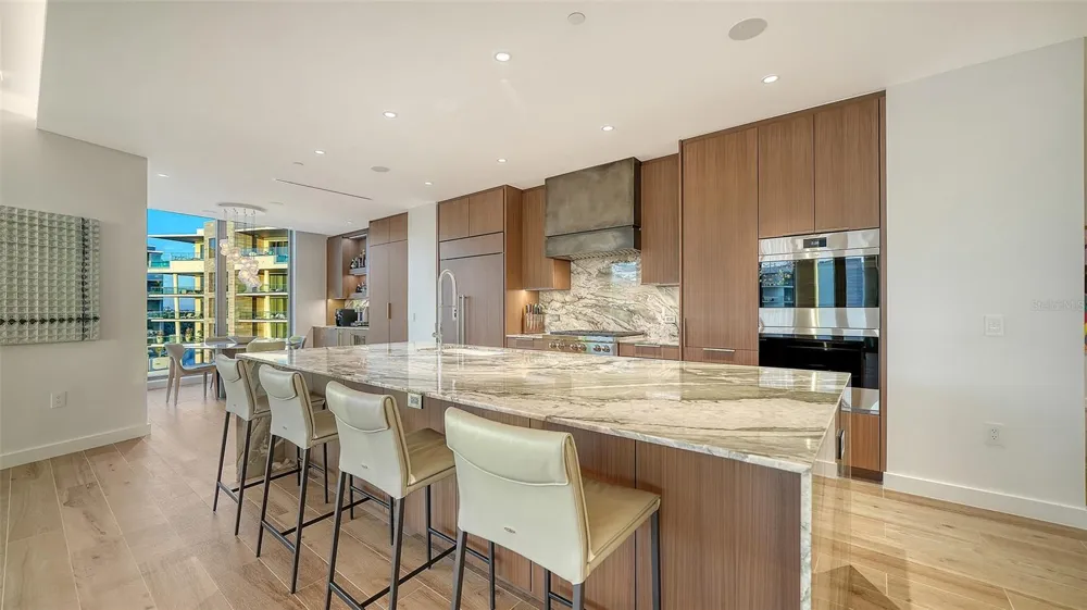 1561 GULF OF MEXICO DRIVE #404 Longboat Key, FL 34228
