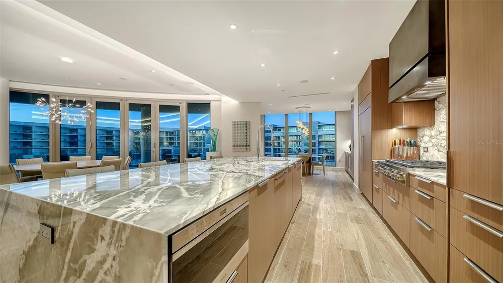 1561 GULF OF MEXICO DRIVE #404 Longboat Key, FL 34228