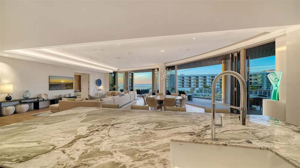 1561 GULF OF MEXICO DRIVE #404 Longboat Key, FL 34228