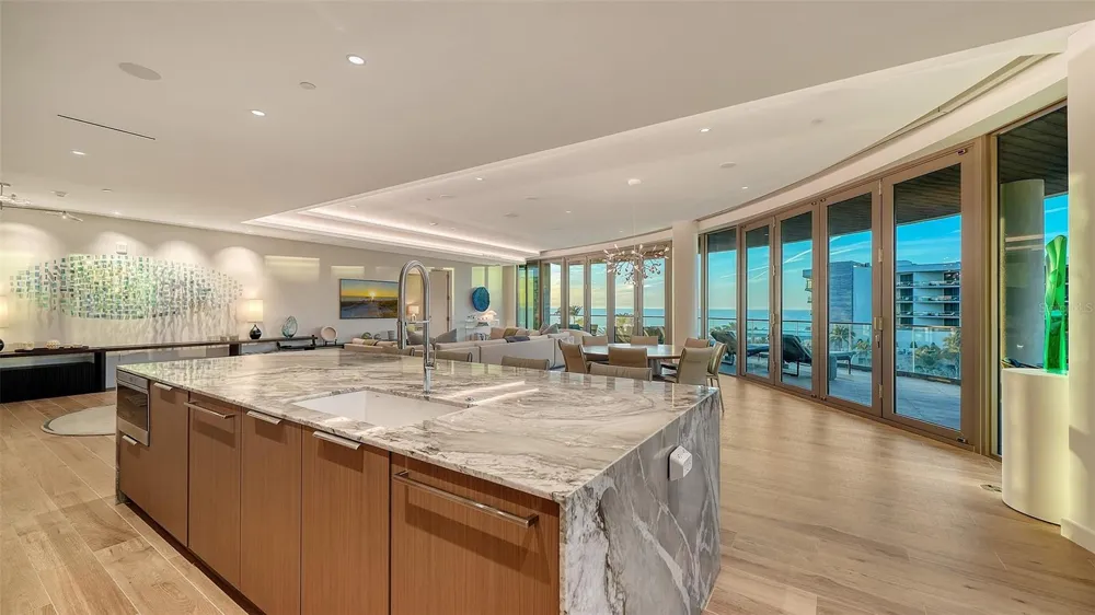 1561 GULF OF MEXICO DRIVE #404 Longboat Key, FL 34228