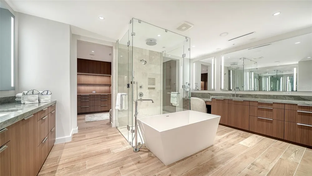 1561 GULF OF MEXICO DRIVE #404 Longboat Key, FL 34228