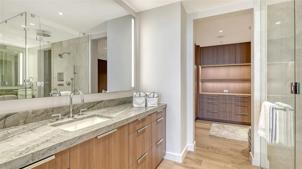 1561 GULF OF MEXICO DRIVE #404 Longboat Key, FL 34228
