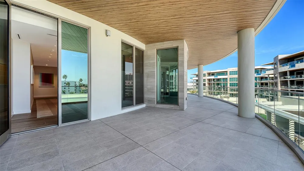 1561 GULF OF MEXICO DRIVE #404 Longboat Key, FL 34228