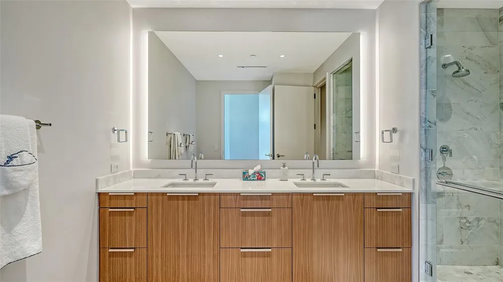 1561 GULF OF MEXICO DRIVE #404 Longboat Key, FL 34228