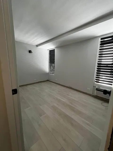 73 CALLE KRUG