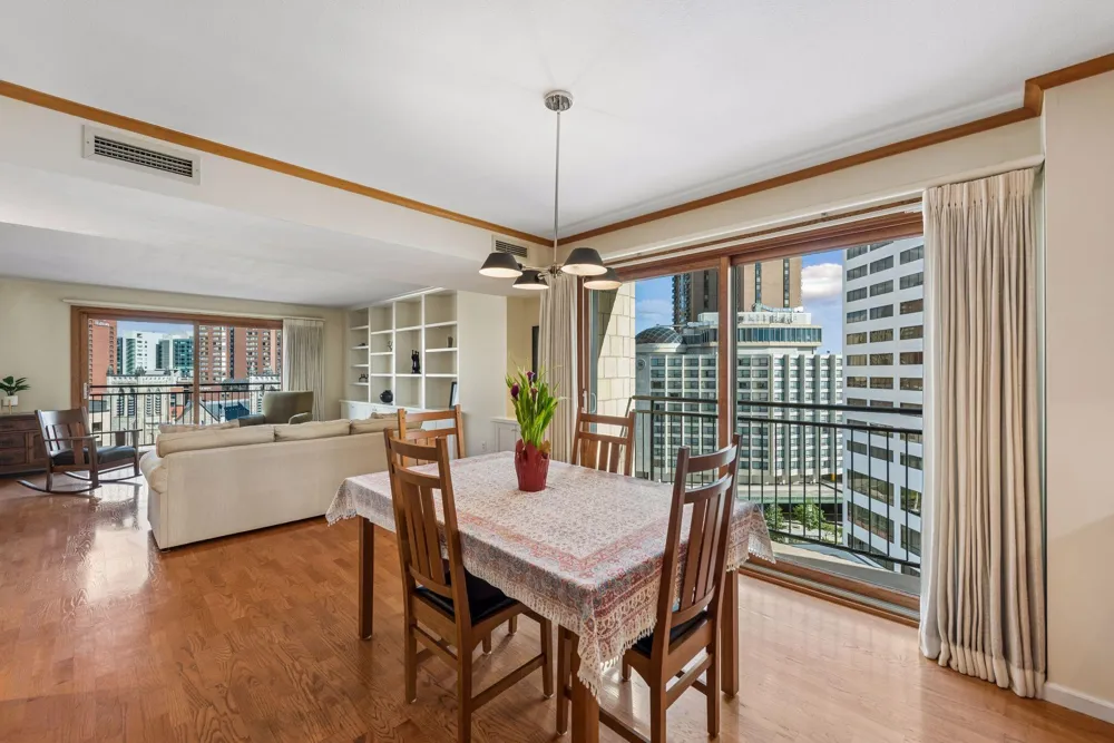 1225 Lasalle Avenue #1307 Minneapolis, MN 55403
