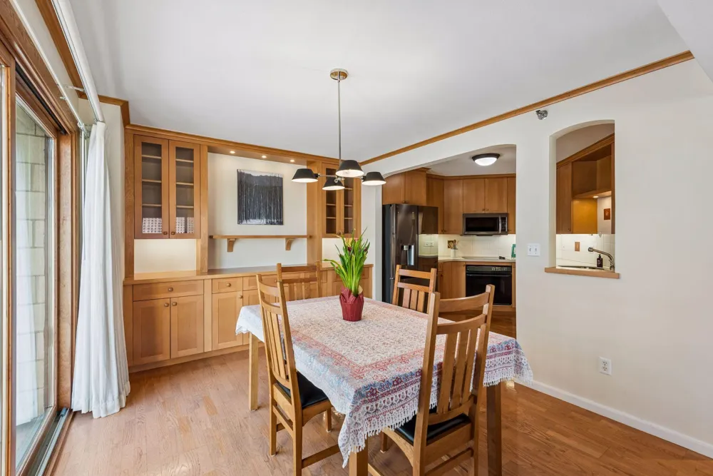 1225 Lasalle Avenue #1307 Minneapolis, MN 55403