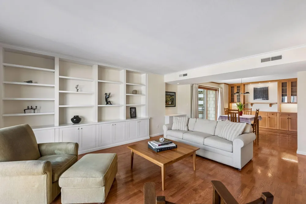 1225 Lasalle Avenue #1307 Minneapolis, MN 55403
