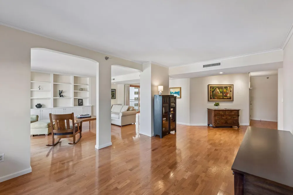 1225 Lasalle Avenue #1307 Minneapolis, MN 55403