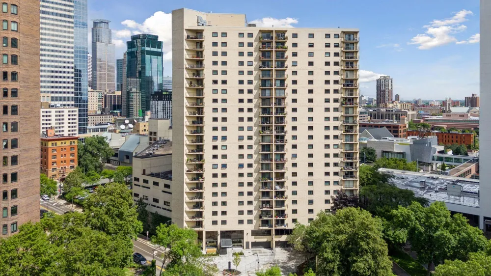 1225 Lasalle Avenue #1307 Minneapolis, MN 55403