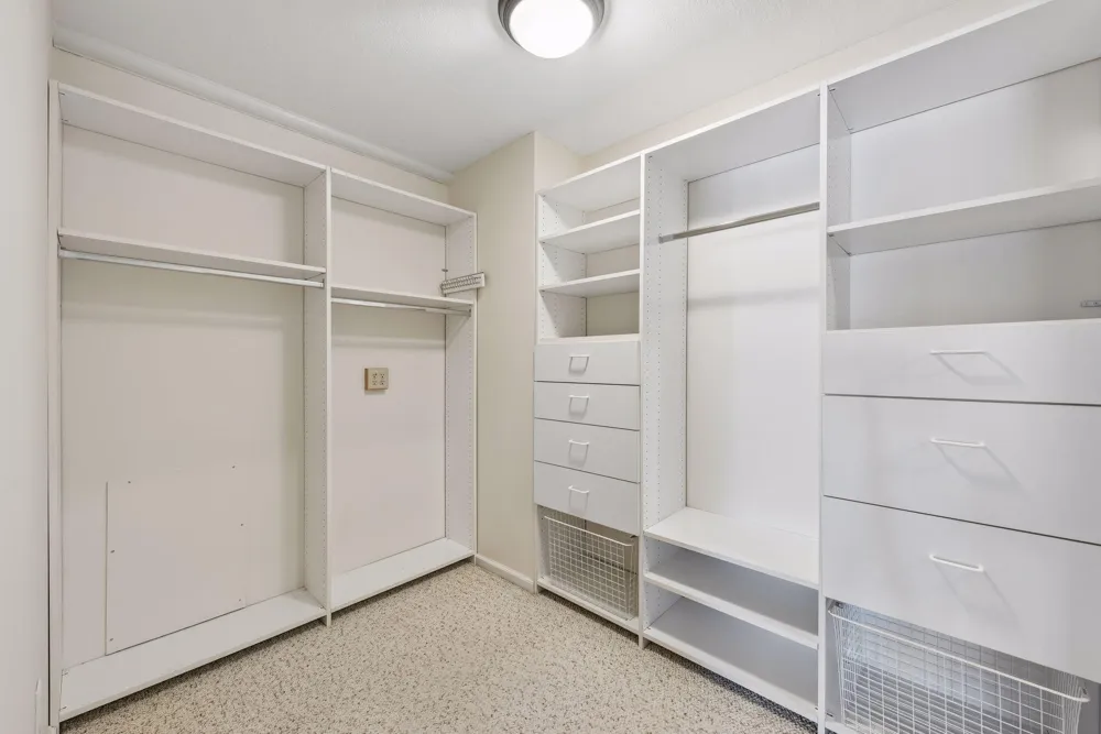 1225 Lasalle Avenue #1307 Minneapolis, MN 55403
