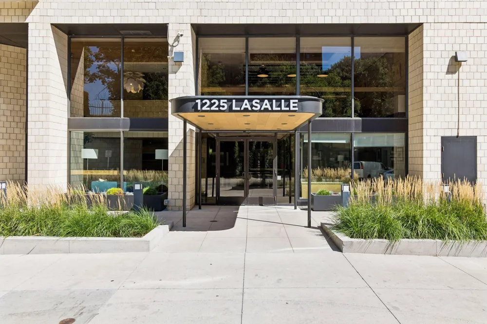 1225 Lasalle Avenue #1307 Minneapolis, MN 55403