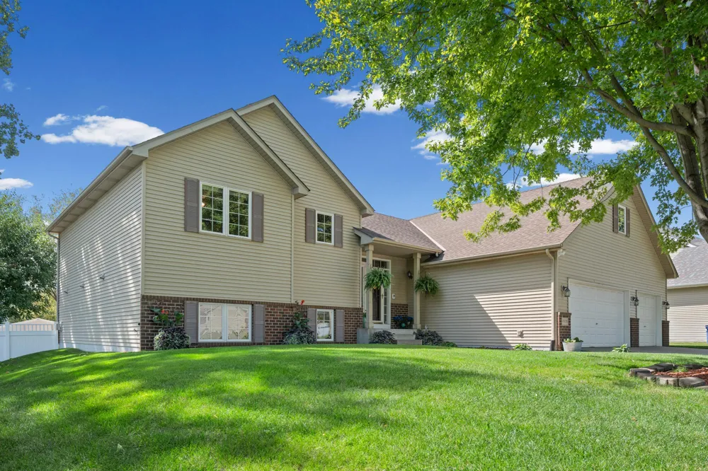 9508 204th Street W Lakeville, MN 55044
