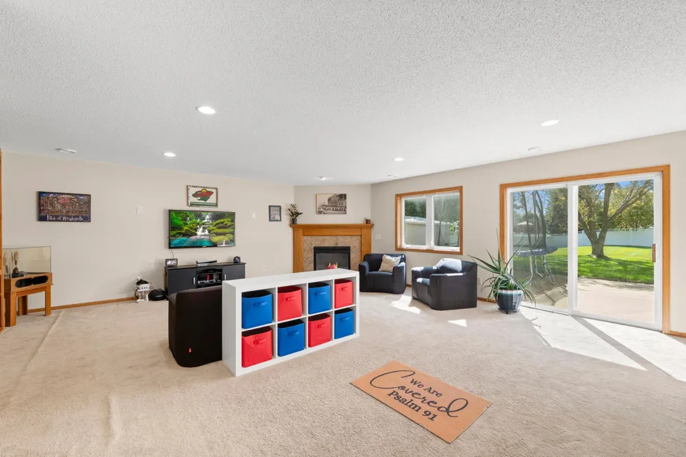 9508 204th Street W Lakeville, MN 55044