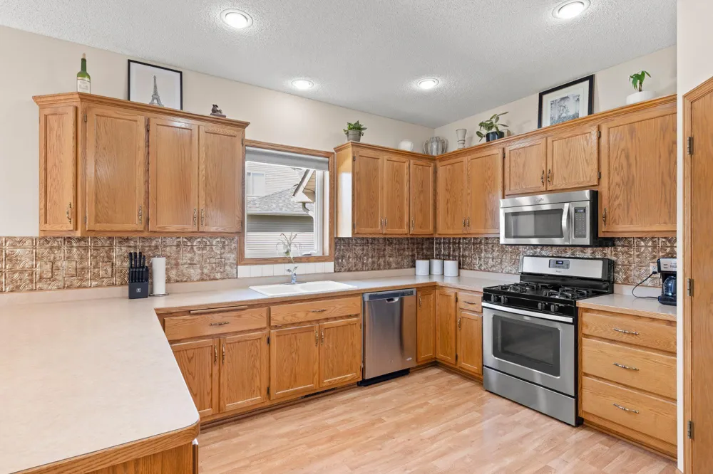 9508 204th Street W Lakeville, MN 55044