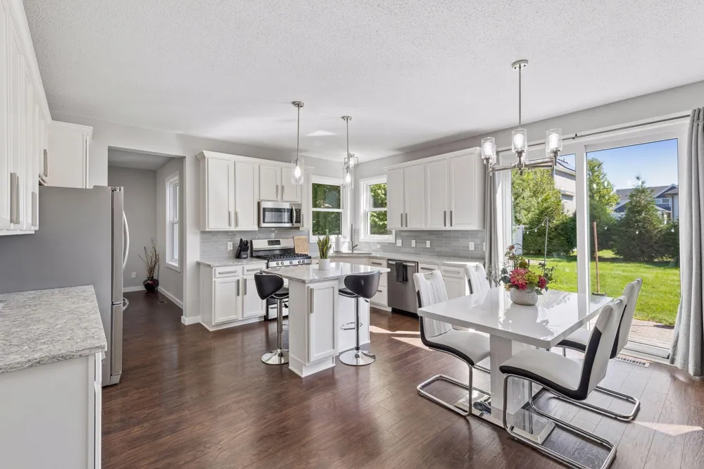 14052 Auburn Avenue Rosemount, MN 55068