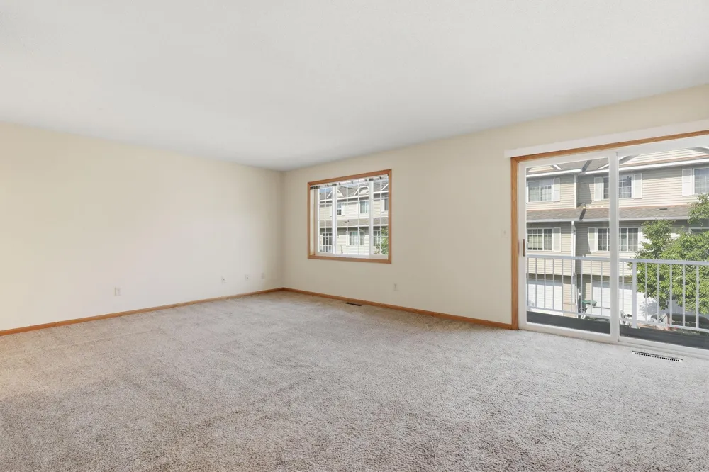 1587 County Road D E Maplewood, MN 55109