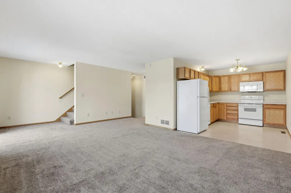 1587 County Road D E Maplewood, MN 55109