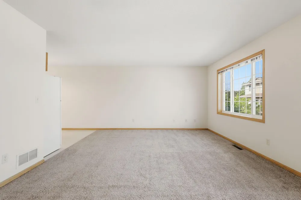 1587 County Road D E Maplewood, MN 55109
