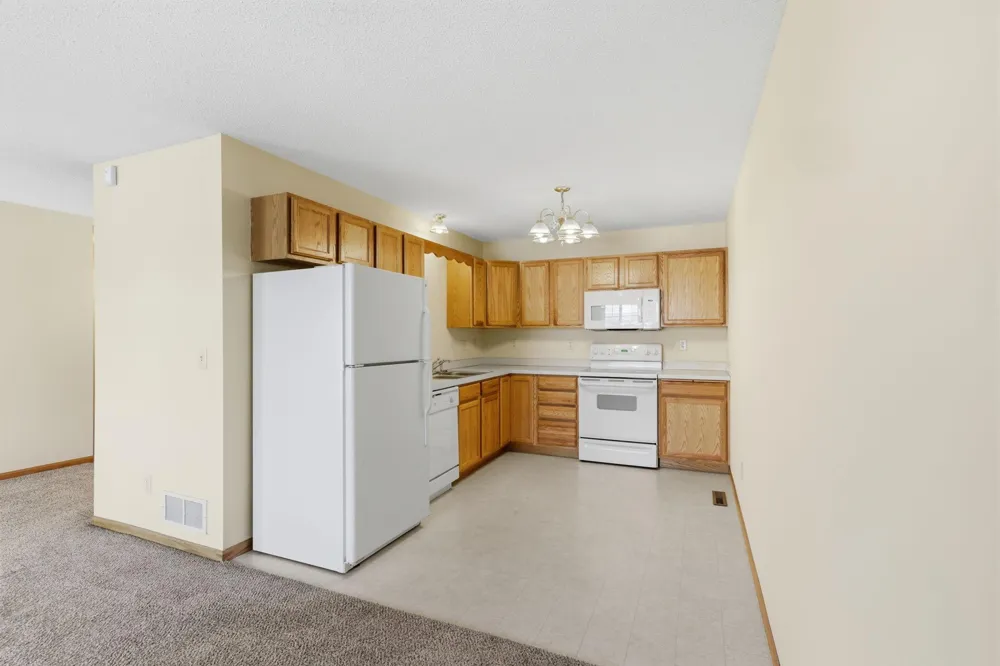 1587 County Road D E Maplewood, MN 55109