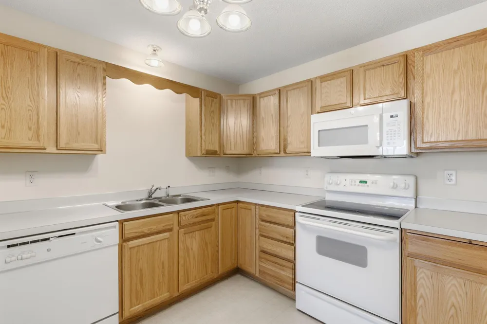 1587 County Road D E Maplewood, MN 55109