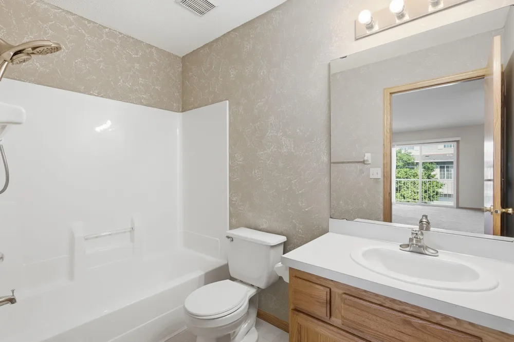 1587 County Road D E Maplewood, MN 55109