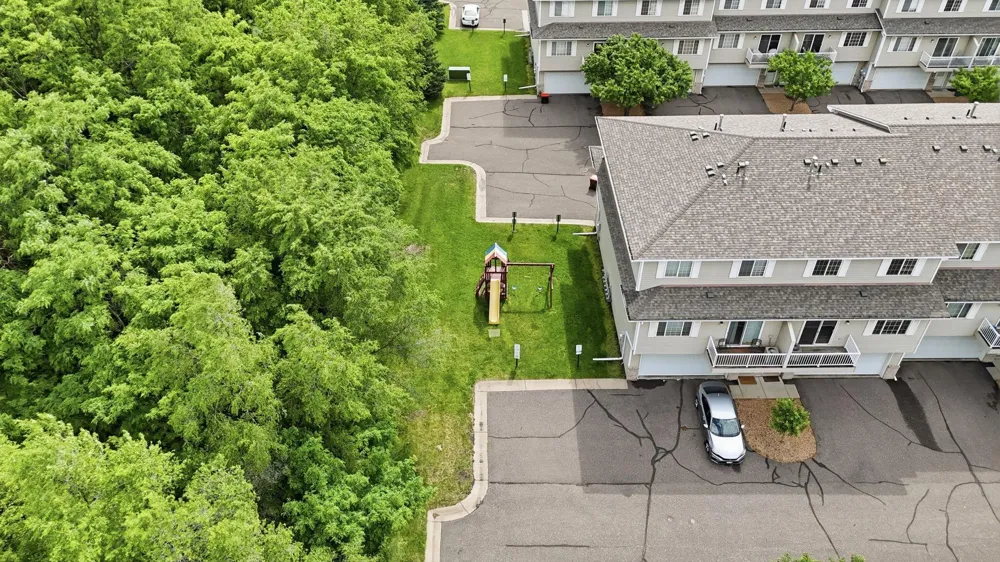 1587 County Road D E Maplewood, MN 55109