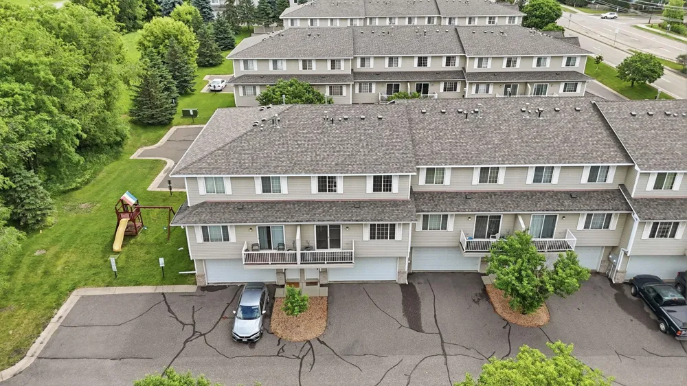 1587 County Road D E Maplewood, MN 55109