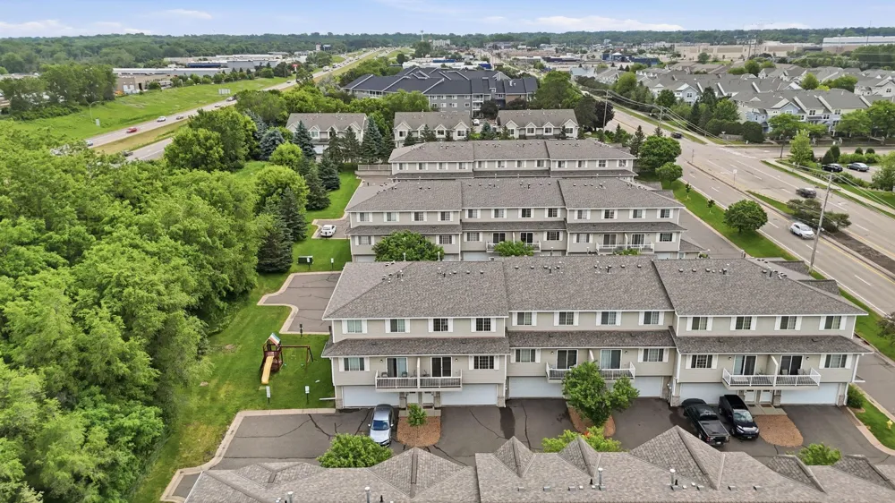 1587 County Road D E Maplewood, MN 55109