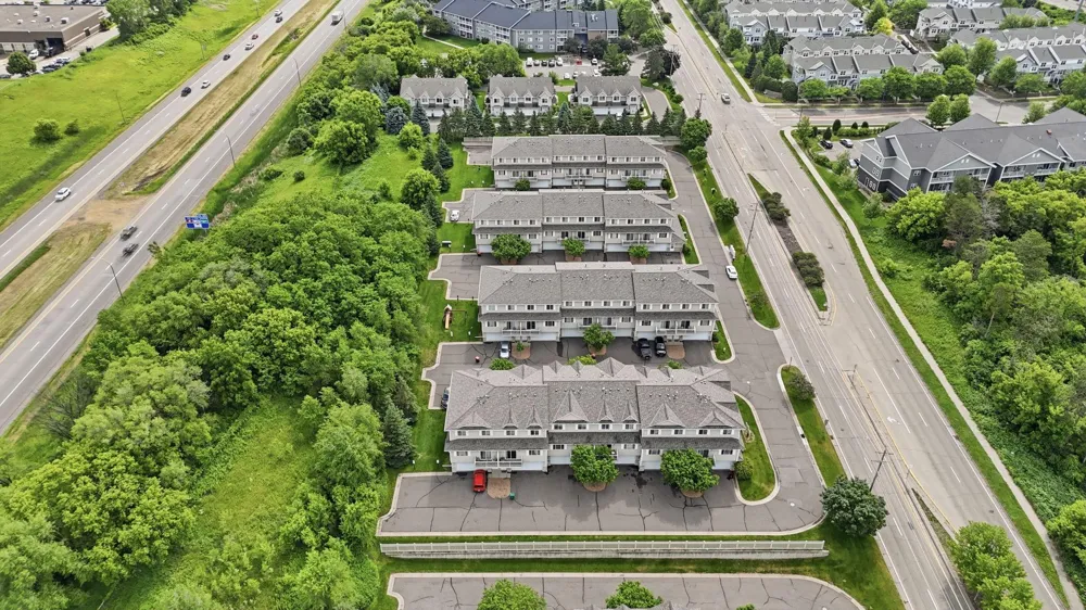 1587 County Road D E Maplewood, MN 55109